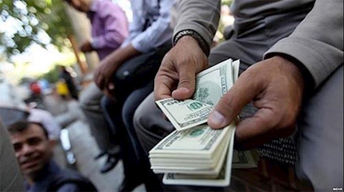 Iran central bank governor warns speculators they face losses betting against rial