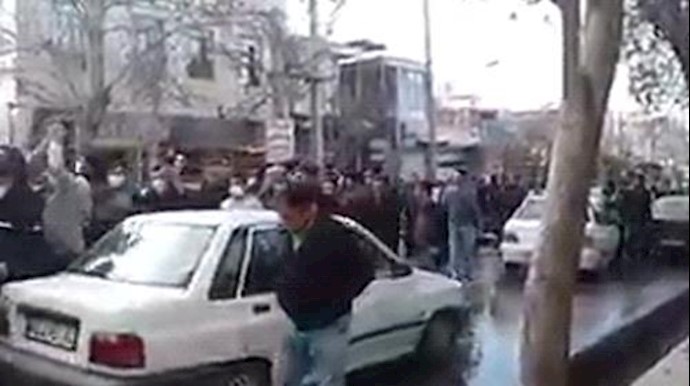 Iran death toll rises as protests continue