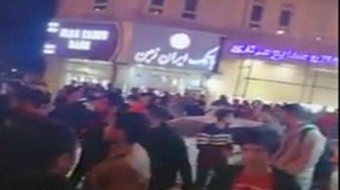 Iran, Shadegan; people chant ‘leave Syria and think about us’