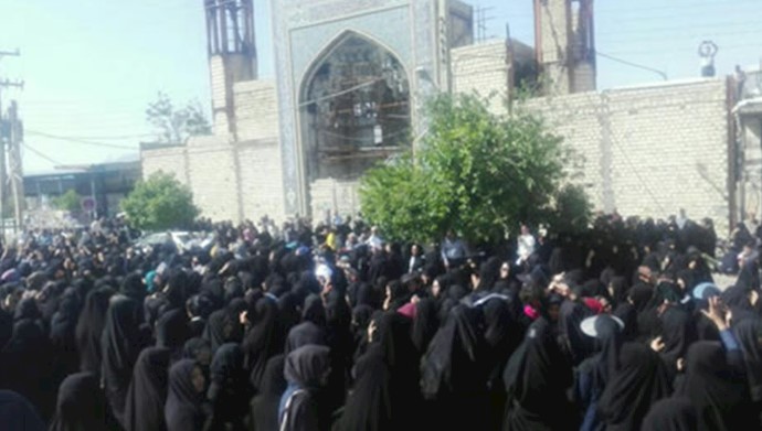 Iran: Women’s extensive participation in the protest in Kazerun
