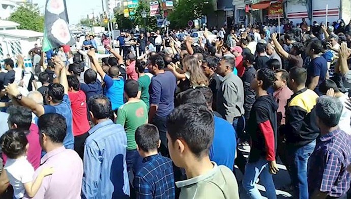  'Protests by workers, looted, and other deprived people'