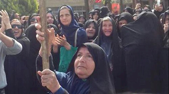 Iran: State-run press acknowledges the role of women in Isfahan protests