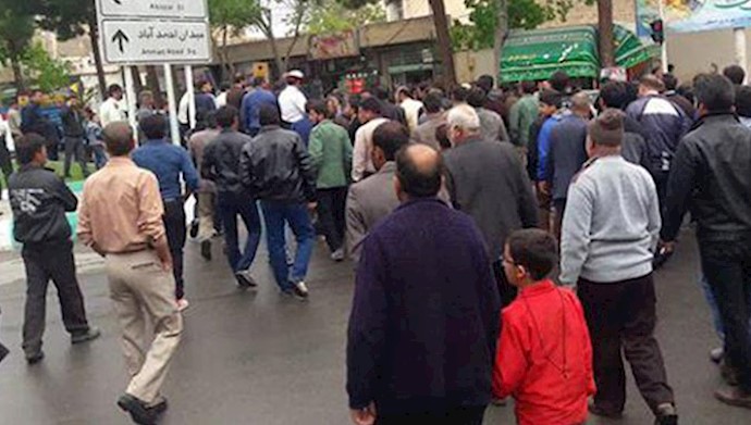  'Youth and people protesting in Ahwaz'