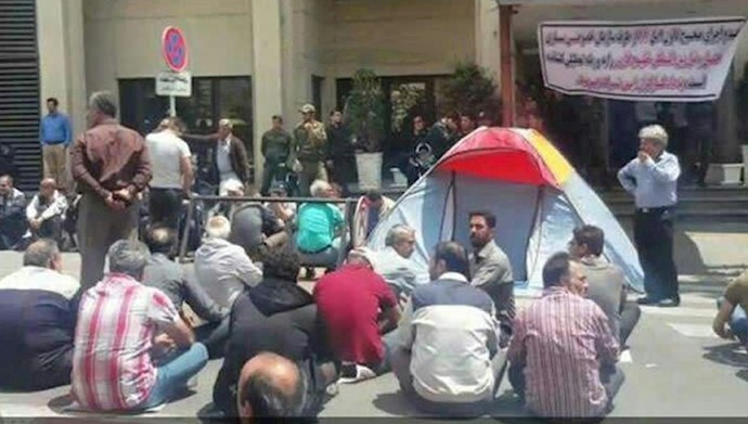 Iran: protest gatherings in Tehran, Dezful, Gorgan, and Naghadeh