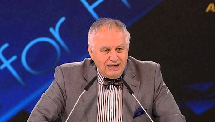  'Former Algerian prime minister Sid Ahmed Ghozali'